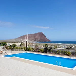 home2book-stylish-relax-attic-la-tejita-pool.tenerifehoteles.net/